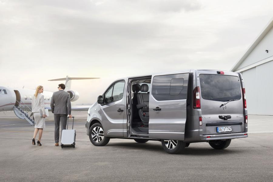  Opel Vivaro Tourer BiTurbo 2017 года  (фото 10 из 19)